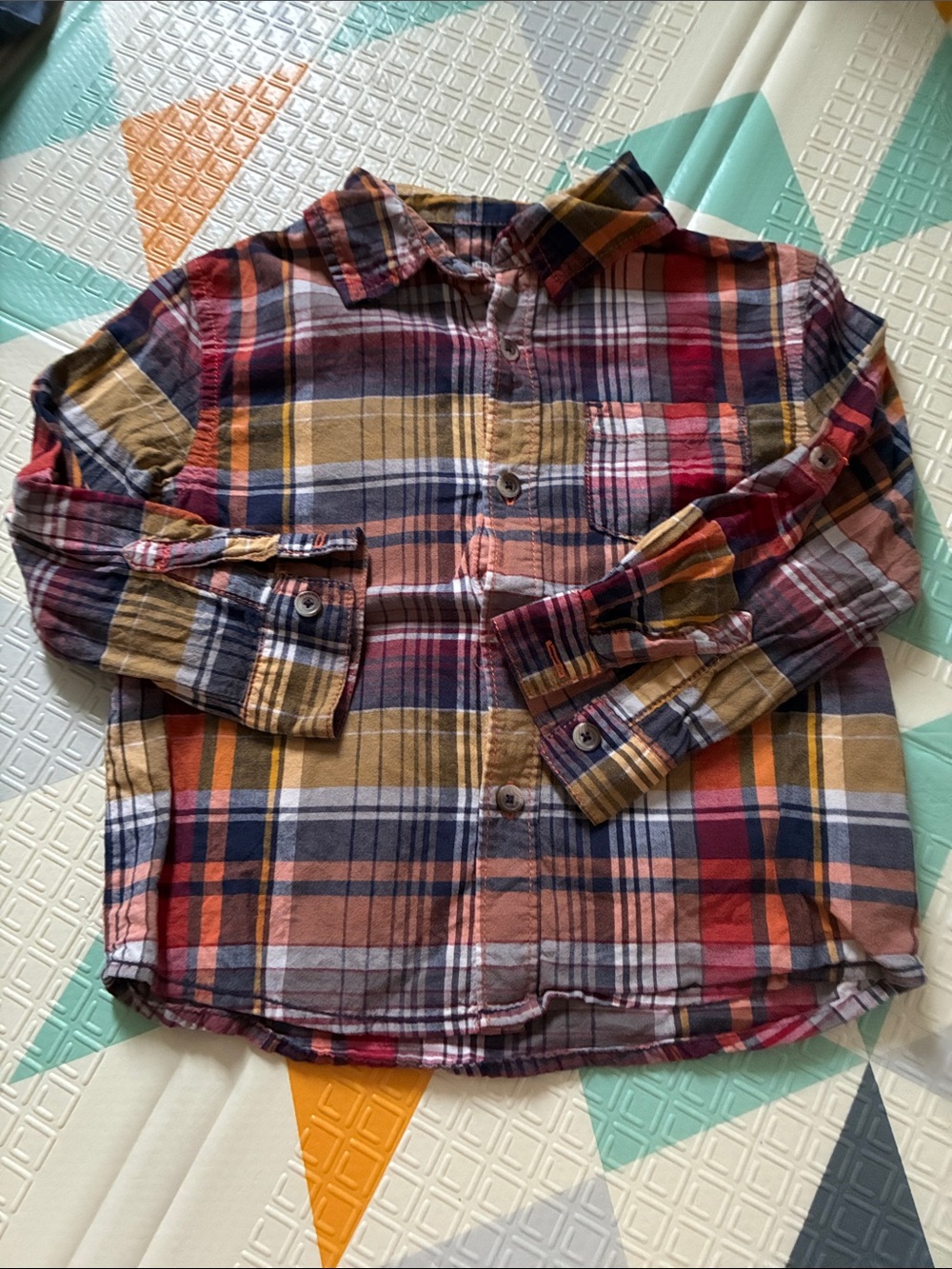 20/25$ 🧸 Kids Plaid Button-Up Shirt in Red, Mustard & Blue - Brand Unspecified